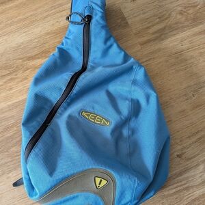 Keen Hybrid Transport Crossbody Sling Bag